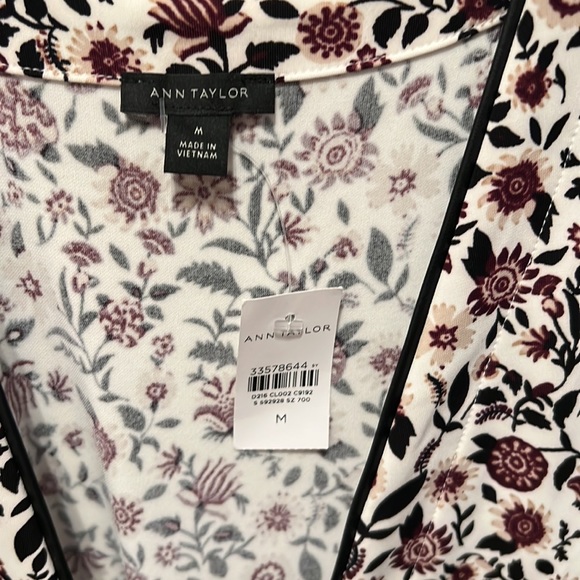 New Ann Taylor winter white floral wrap dress - Picture 7 of 8